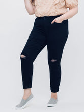 Load image into Gallery viewer, Judy Blue Black Slim Fit Jeans
